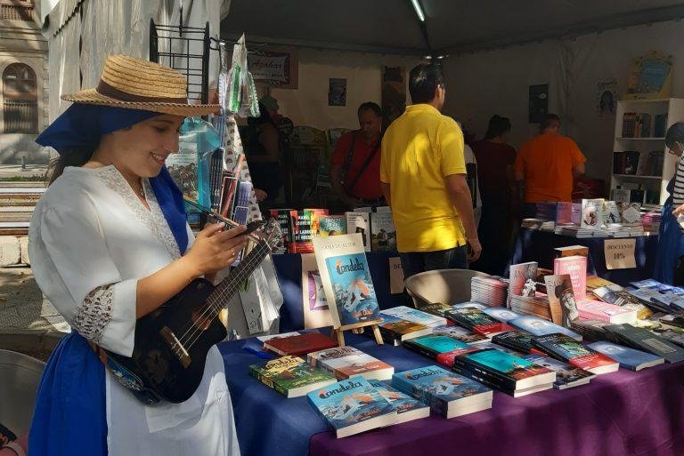 Sonia Cruz el 30 de mayo, Día de Canarias, en la 34 Feria del Libro de Las Palmas de Gran Canaria